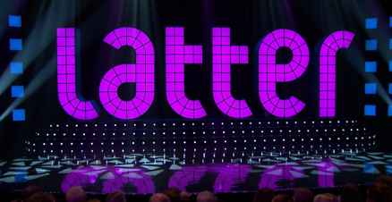 Link til Stand up på klubbscenen Latter