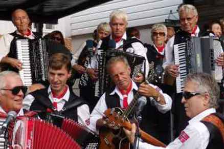 Link til Lindesnes Trekkspillklubb Grieghallen hotellpakke med billetter